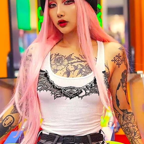 White vampire bat 🦇 graphic wife beater - Picture 8 of 15